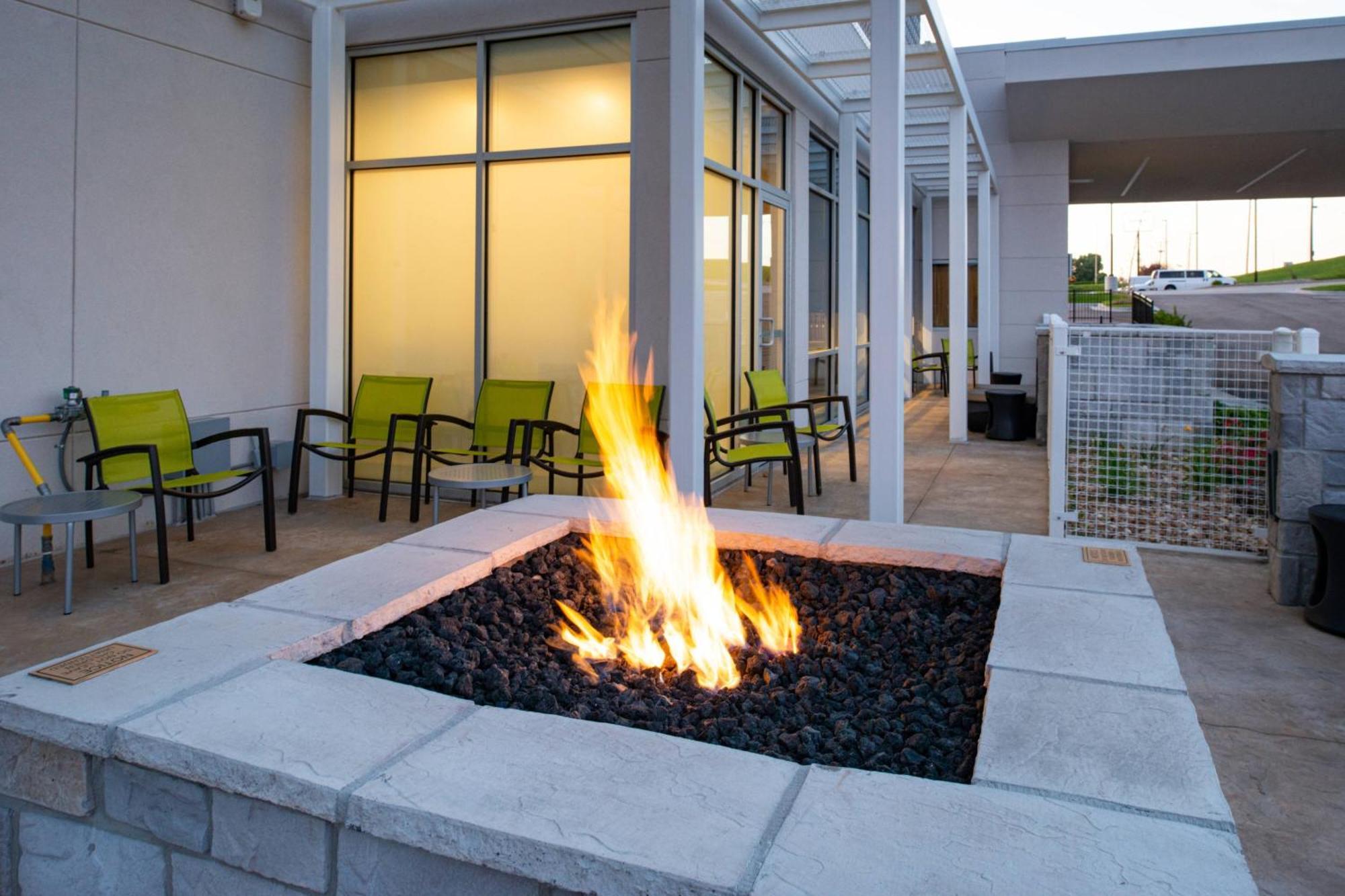 Springhill Suites By Marriott Kansas City Northeast Exteriér fotografie